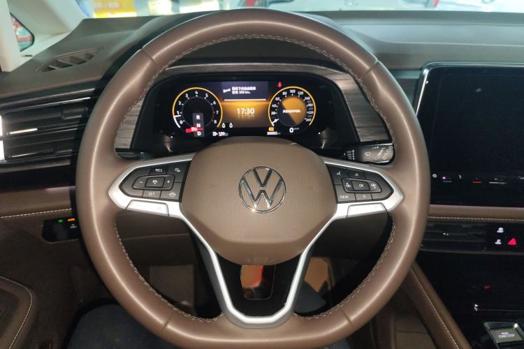 Used Volkswagen Viloran 2024 380TSI Luxury Edition
