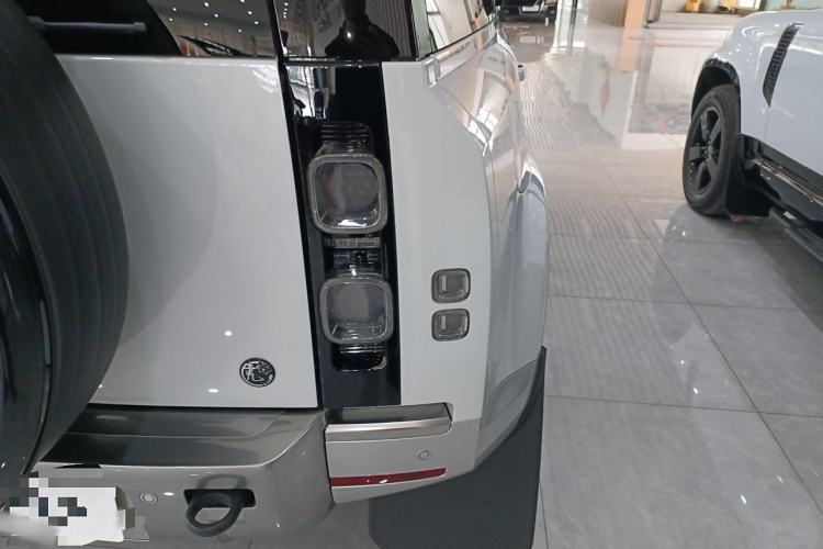 Used Land Rover Defender 2022 90 2.0T P300 Tiger-Power Ambition Edition
