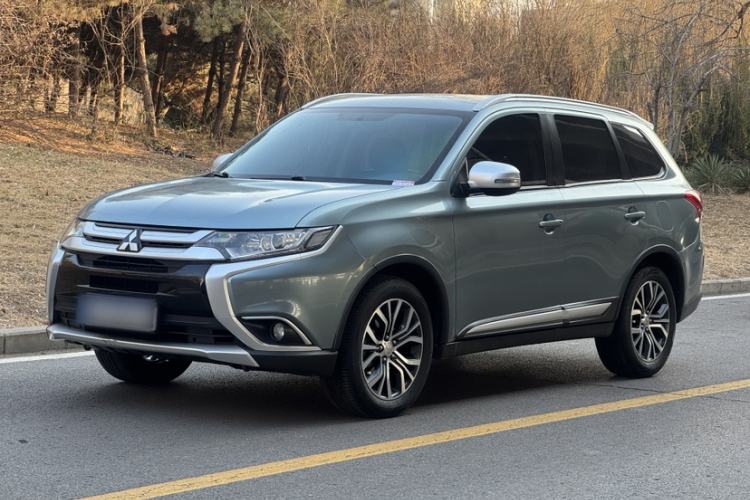 Used Mitsubishi Outlander 2018 2.0L Two-Wheel Drive Glory Edition 5 Seats
