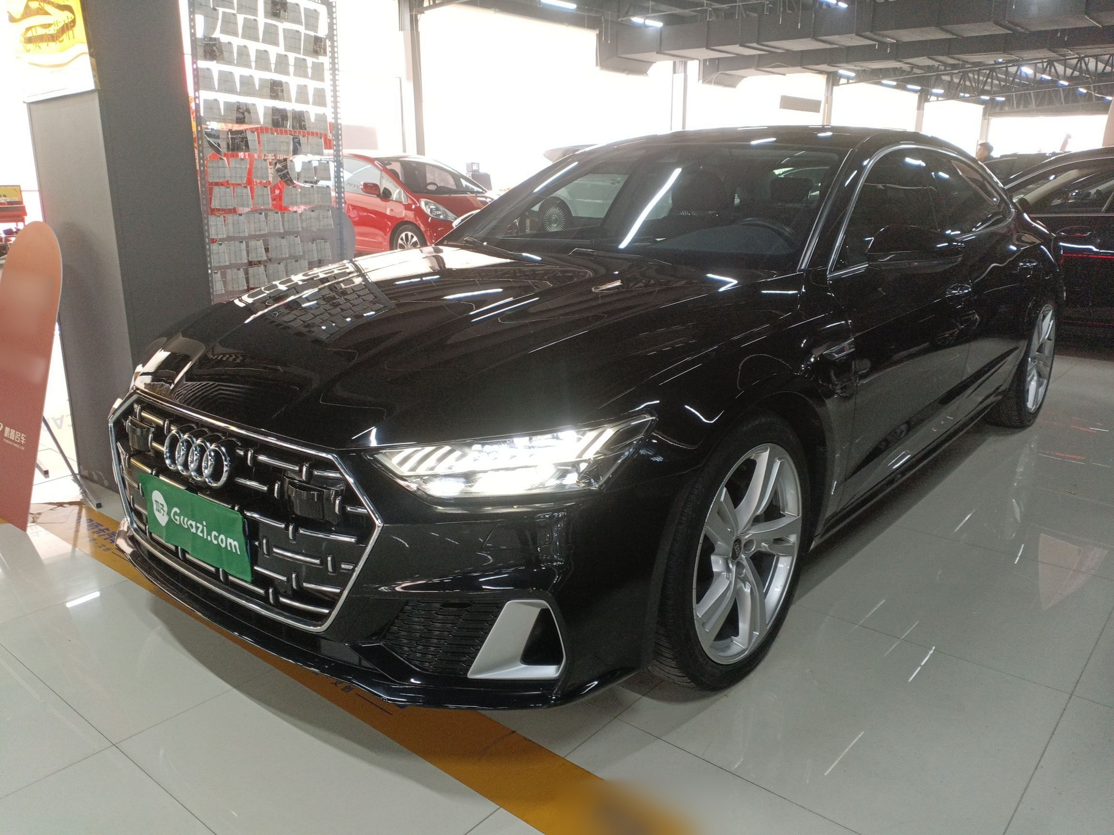 Под передней частью автомобиля