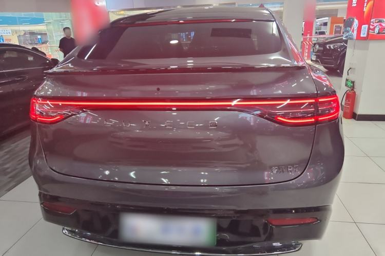 Used Hima Luxeed R7 2024 All-Electric 802 km Max
