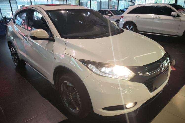 Used Honda Vezel 2017 1.8L CVT Front-Wheel Drive Pioneer Edition