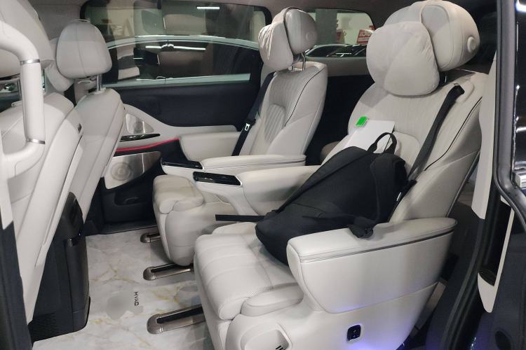 Used VOYAH Dream 2025 PHEV Four-Wheel-Drive Flagship Version – Qiankun Edition
