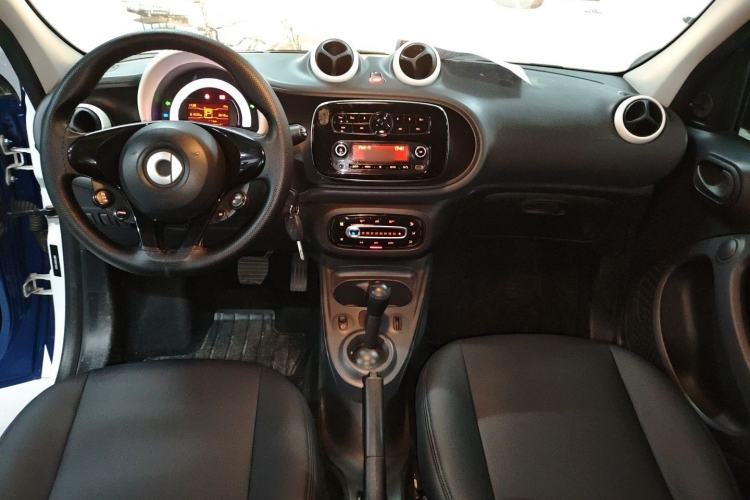 Used  forfour 2016 1.0L 52 kW Dynamic Edition
