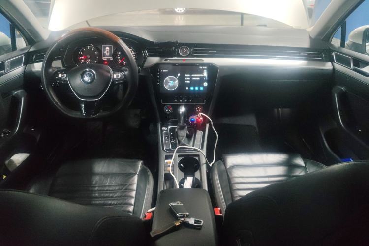 Used Volkswagen Magotan 2017 330TSI DSG Leading Model
