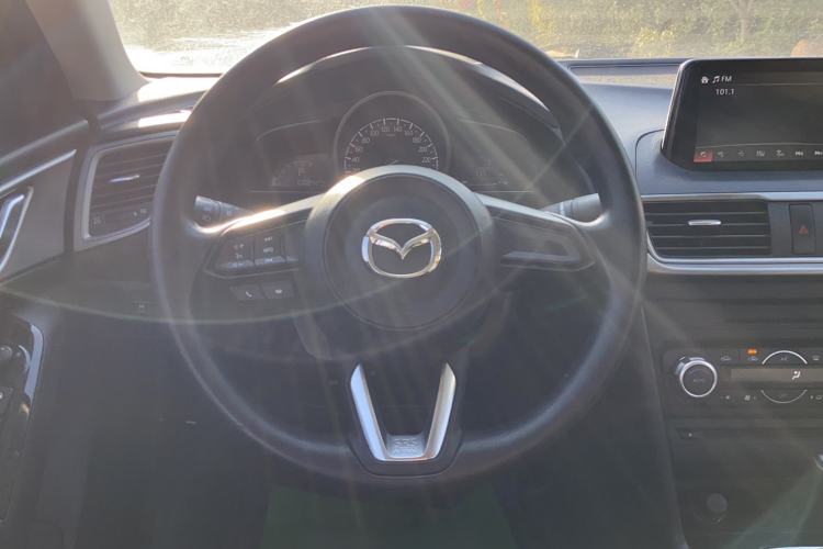 Used Mazda Mazda 3 Axela 2017 Sedan 1.5L Automatic Luxury Model Emission Standard China V
