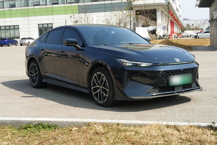 Used Changan UNI-V iDD 2024 Blue Whale Smart Electric iDD 136km Luxury Model
