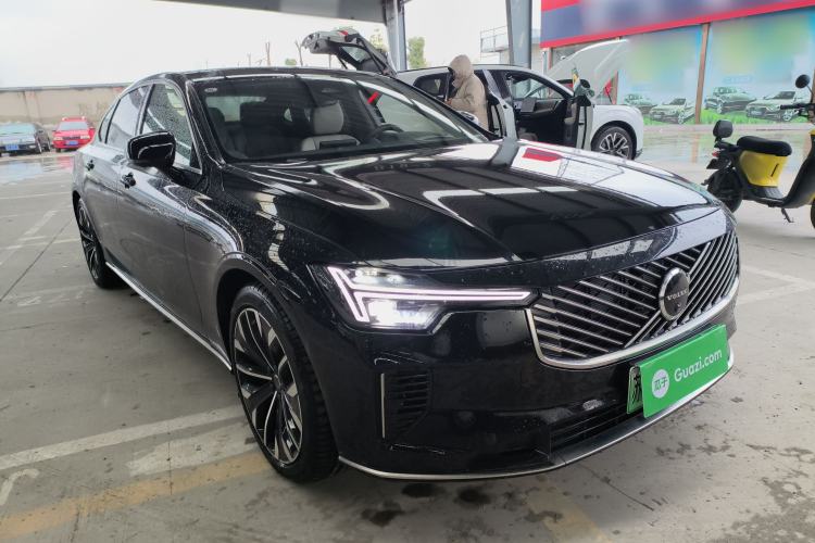 Used Volvo S90 New Energy 2026 Plug-in Hybrid Four-Wheel Drive Long-Range Luxury Smart Edition
