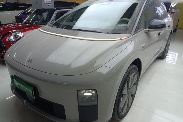 Used Li Auto Li Auto i6 2025 Model Four-Wheel-Drive Standard Type
