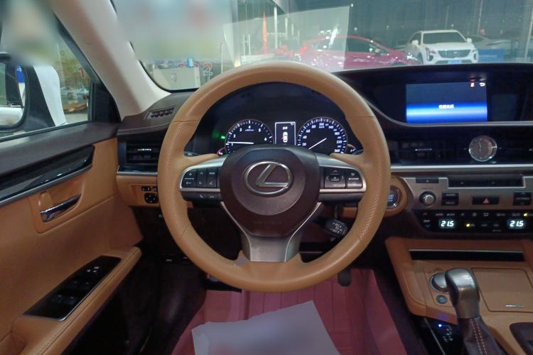 Used Lexus ES 2016 200 Midnight Special Limited Edition
