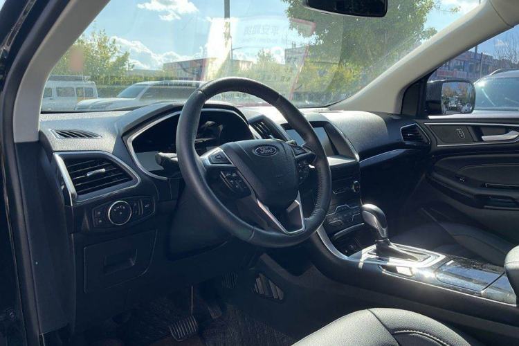Used Ford Edge 2018 EcoBoost 245 Two-Wheel-Drive Titanium 7-Seater China VI Standard
