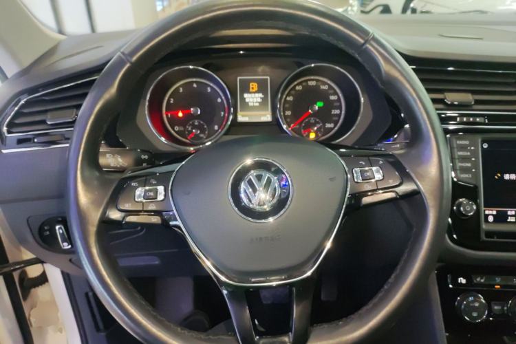 Used Volkswagen Tiguan L 2018 330TSI Automatic Two-Wheel Drive Luxury Edition
