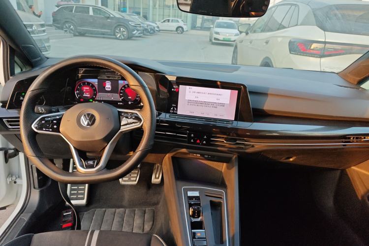 Used Volkswagen Golf 2023 Facelift 280TSI DSG R-Line Lite
