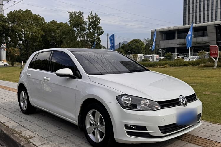 Used Volkswagen Golf 2017 1.6L Automatic Comfort Million-Vehicle Anniversary Edition
