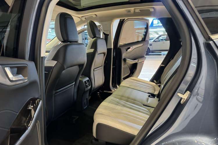 Used Ford Escape 2020 EcoBoost 245 Four-Wheel Drive Luxury Edition
