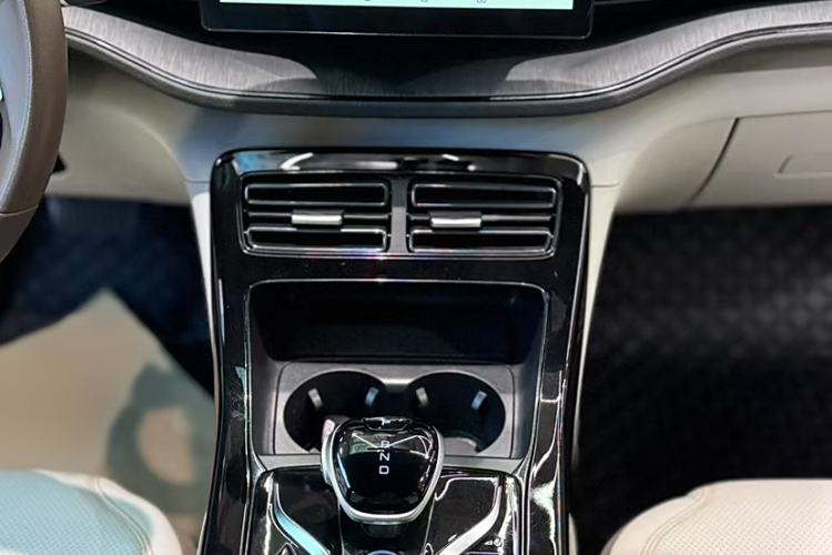 Used BYD Qin PLUS 2024 HONOR Edition DM-i 55KM Leading Model
