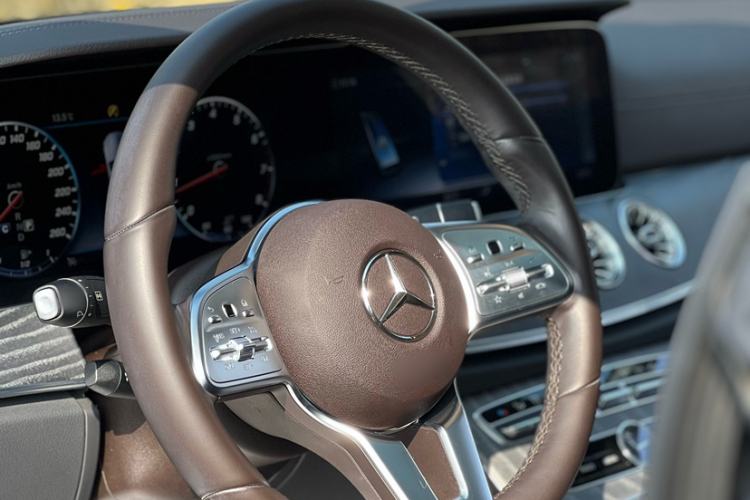 Used Mercedes-Benz CLS 2018 CLS 300 Luxury Model
