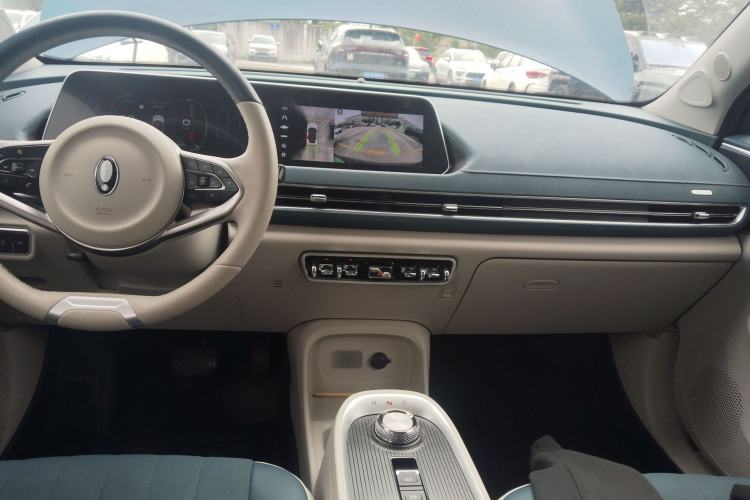 Used ORA Good Cat 2023 401 km Standard Range Luxury Version Lithium Iron Phosphate
