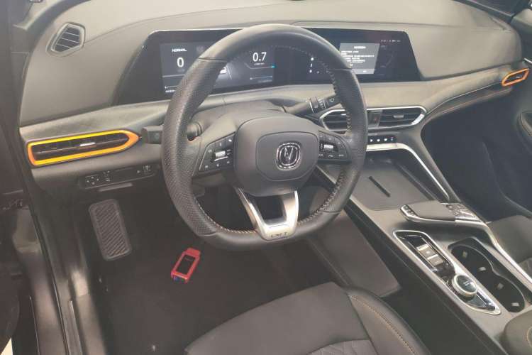 Used Changan UNI-T 2022 2.0T Prestige Version
