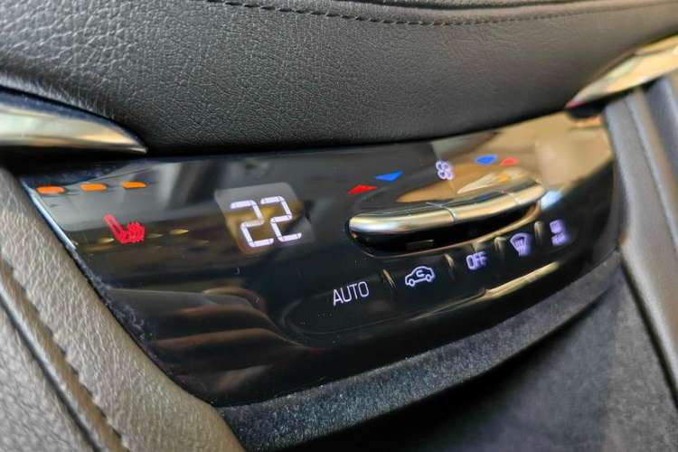 Used Cadillac XT5 2018 25T Luxury Model
