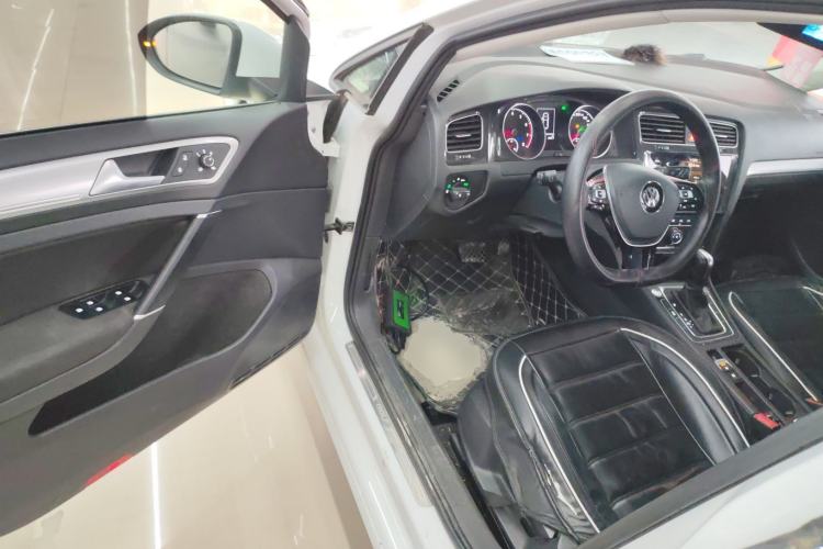 Used Volkswagen Golf 2020 Zhiai Edition 200TSI DSG Comfortable & Ambitious Version
