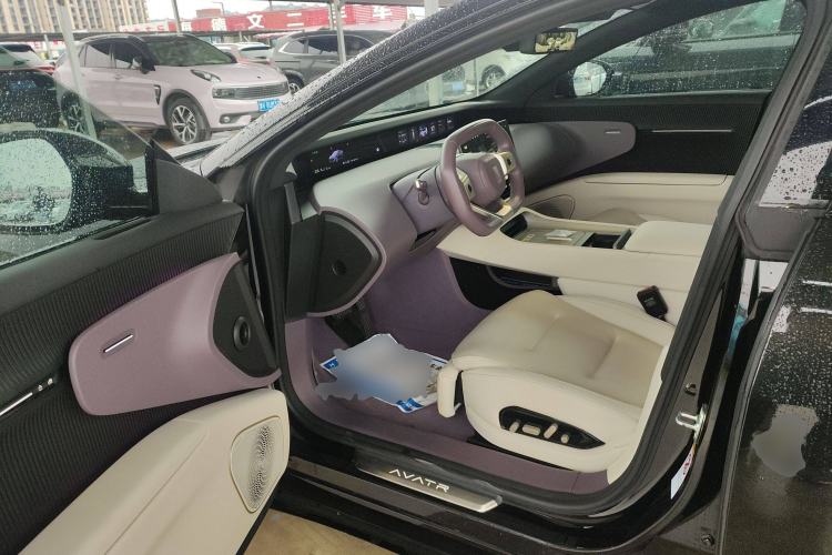 Used  12 2025 Ultra Extended-Range Edition
