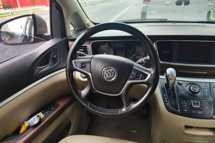 Used Buick GL8 2018 28T Luxury Model China VI Standard
