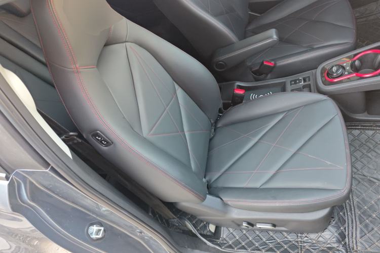 Used Chery Little Ant 2022 Sweet Pink Edition Half-Sugar Version Lithium Iron Phosphate 29.2 kWh 30 kW 301 km
