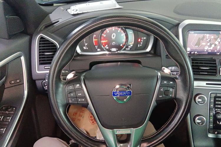 Used Volvo XC60 2017 T5 AWD Personalized Sport Upgrade Edition
