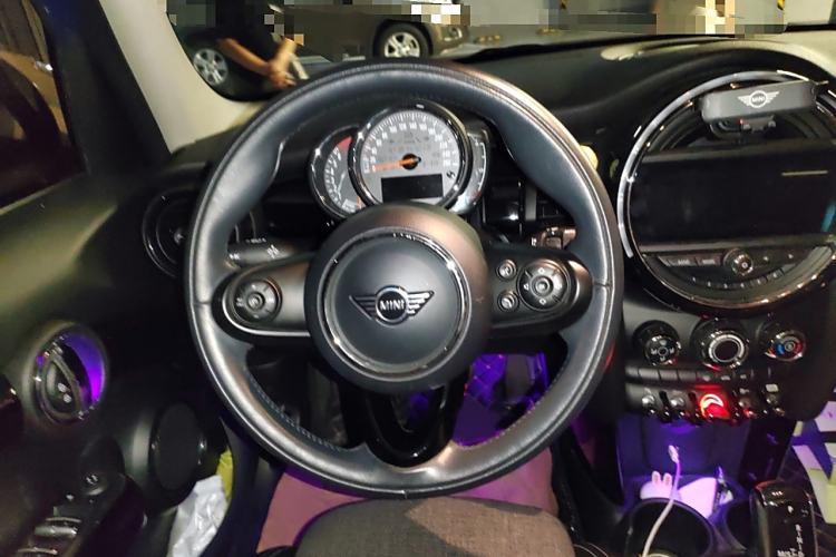 Used  MINI 2019 1.5T COOPER Classic Edition Five-Door Version
