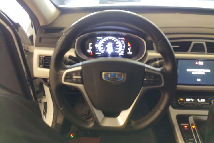 Used Geely Auto Emgrand X7 Sport 2018 1.8TD Automatic Two-Wheel Drive ZhiZun Model with 4G Connectivity
