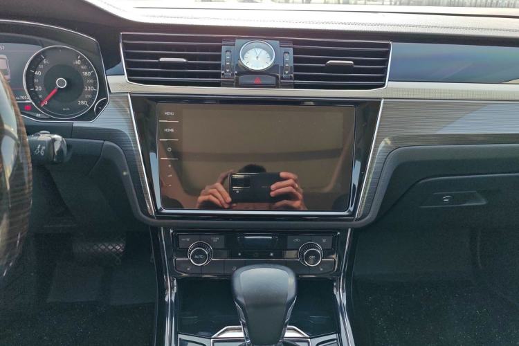 Used Volkswagen Phideon 2019 380TSI Two-Wheel Drive Business Edition China VI Standard