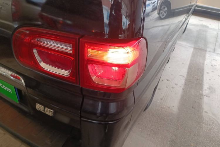 Used FORTHING Lingzhi 2019 M5L 1.6L 7-Seater Exclusive Model China VI Standard
