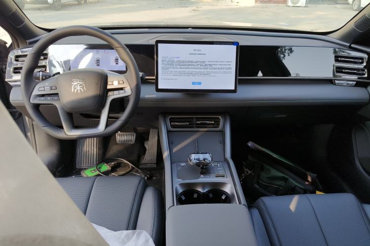 Used BYD Qin L 2025 DM-i Smart Drive 80KM Leading Model