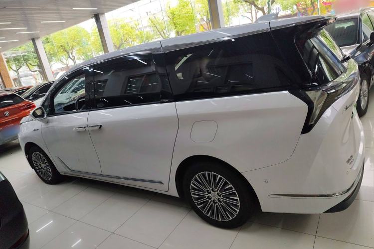 Used Buick GL8 New Energy 2024 Lu Zun Luxury Edition 7-Seater
