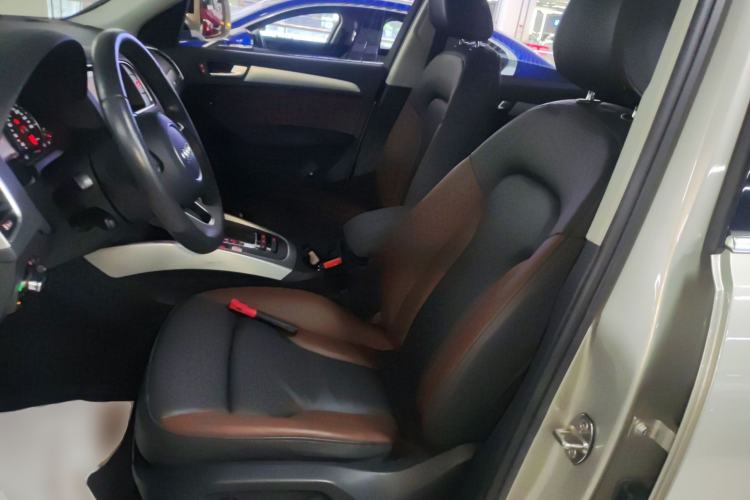 Used Audi Q5 2017 Plus 40 TFSI Technology Model
