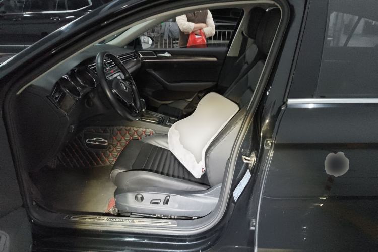 Used Volkswagen Magotan 2018 Facelift 330TSI DSG Luxury Model
