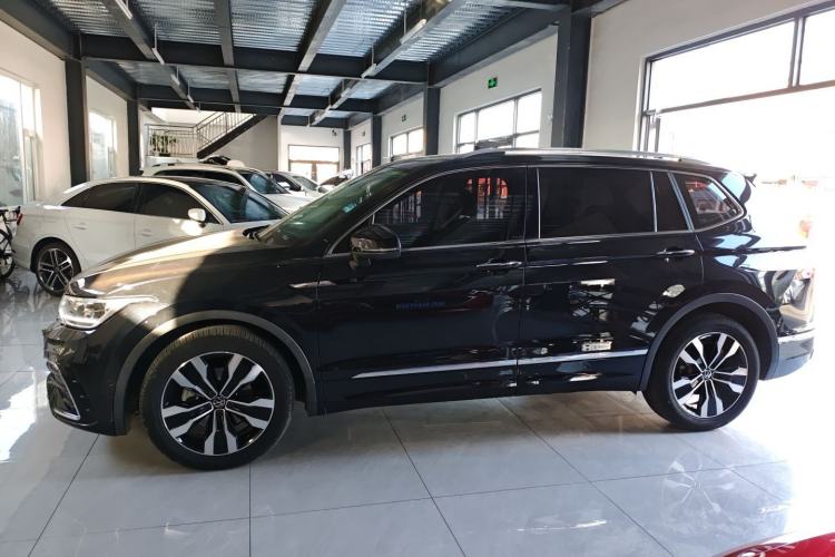 Used Volkswagen Tiguan L 2023 330TSI Automatic Two-Wheel Drive R-Line Enjoyment Edition
