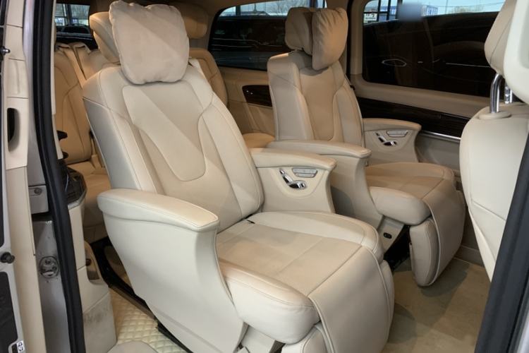 Used Mercedes-Benz V-Class 2016 V 260 Avantgarde Edition
