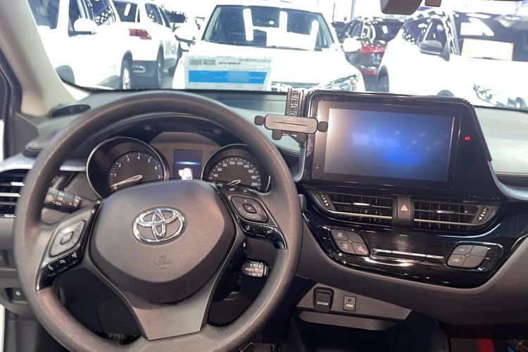 Used Toyota IZOA 2021 2.0L Enjoy Edition
