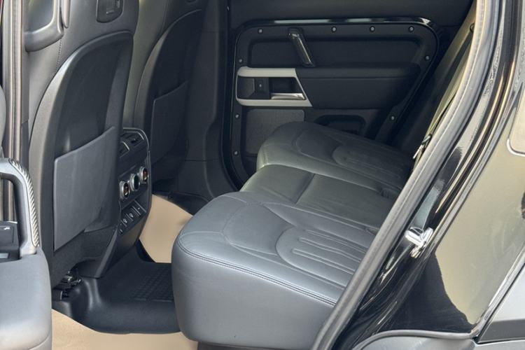 Used Land Rover Defender 2022 110 P400 Dark Edition