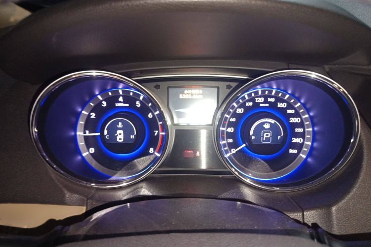 Used Hyundai Sonata 2011 2.0L Automatic Luxury Edition
