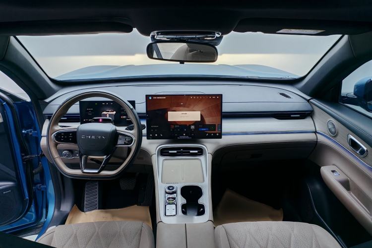 Used Chery Tiggo 8 PLUS C-DM 2025 1.5T 116 km Prestige Version 5 Seats