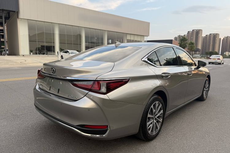 Used Lexus ES 2022 200 Excellence Edition
