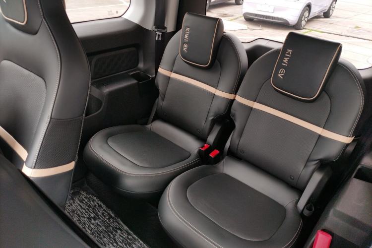 Used Baojun KiWi EV 2021 Artist Model Lithium Iron Phosphate
