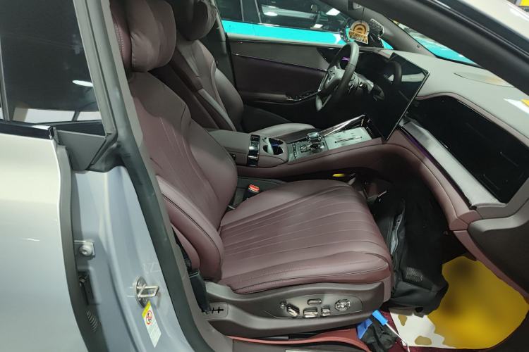 Used Denza Z9GT 2024 630 All-Wheel Drive Pro Version
