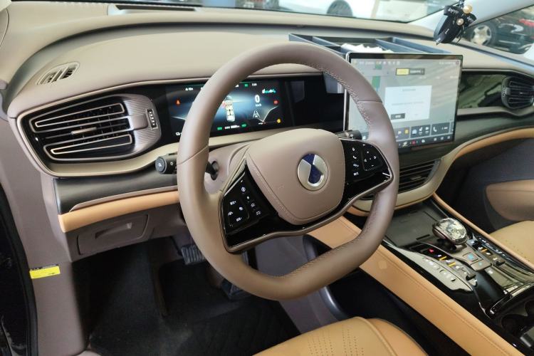 Used Denza D9 2022 DM-i 970 Four-Wheel Drive Prestige Model