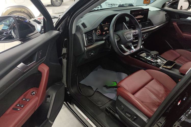 Used Audi Q5L 2022 40T Fashionable and Dynamic Model
