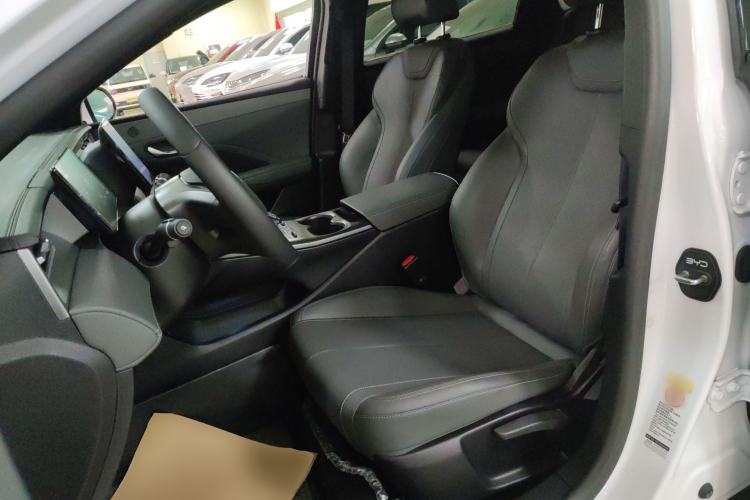 Used BYD Qin PLUS 2025 DM-i Smart Drive 55KM Leading Model
