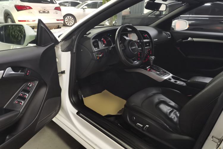 Used Audi A5 2013 Cabriolet 40 TFSI
